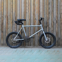 Load image into Gallery viewer, fixed gear bike 20 inch Single speed Bike dsic 20 inch bicycle fixie freewheel frame mini bicycle fit height 155cm to 180cm